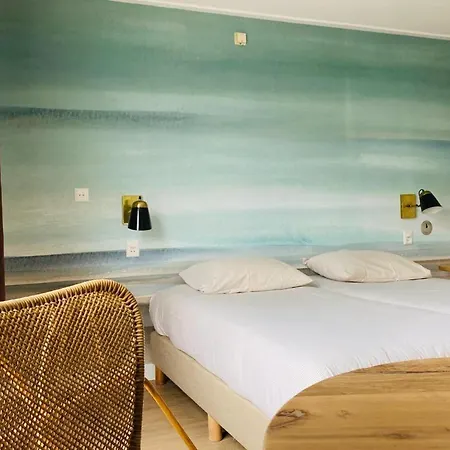 アパートホテル Steeds Aan Zee 4*