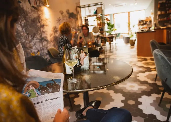 Hotel Steeds Aan Zee 4*