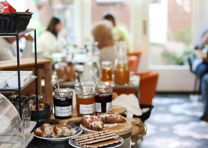 Hotel Steeds Aan Zee 4*