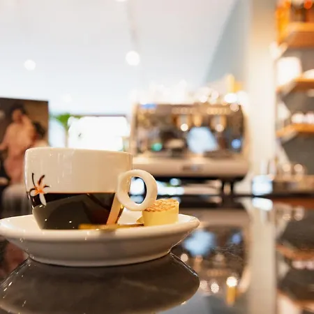 Hotel Steeds Aan Zee 4*