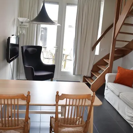 Hotel Steeds Aan Zee Aparthotel 4*