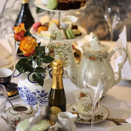 Апарт-отель Hotel Steeds Aan Zee Катвейк-ан-Зе