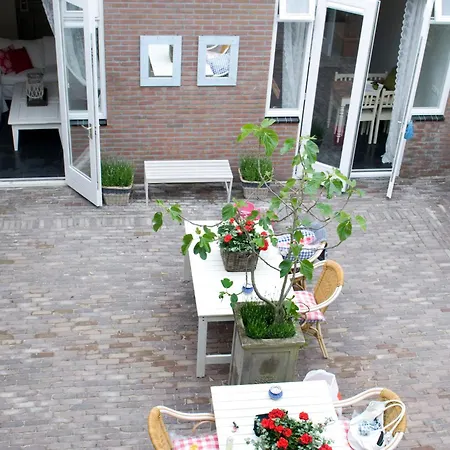 Aparthotel Hotel Steeds Aan Zee 4*