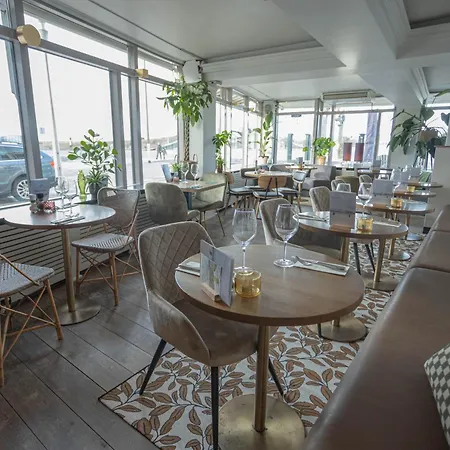 Aparthotel Hotel Steeds Aan Zee 4*