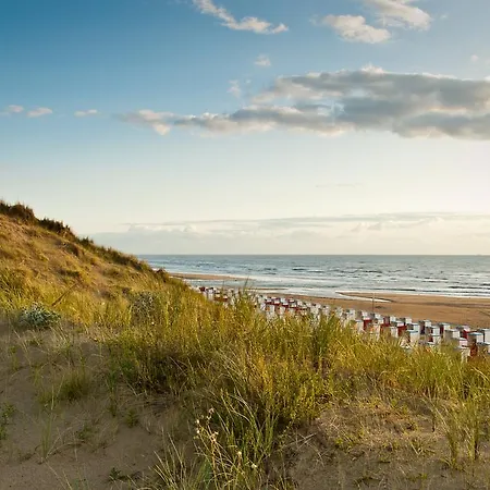 Hotel Steeds Aan Zee Апарт-отель 4*